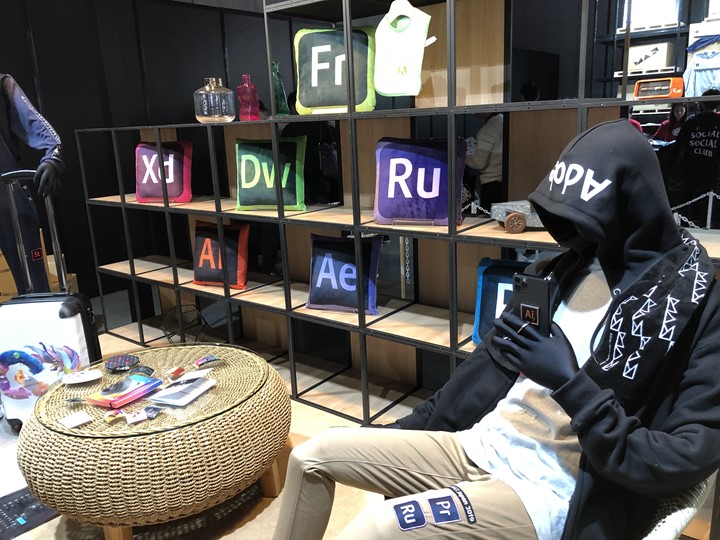 Adobe MAX JapanのMAX Store写真